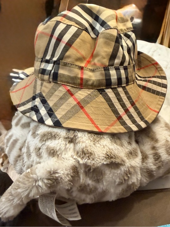 帽子 BURBERRY LONDON ENGLAND BUCKET HAT Burberry London Reversible Bucket Hat